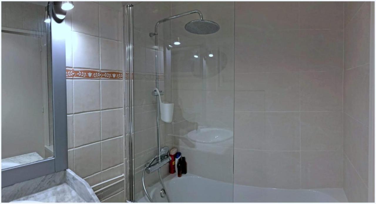 Апартаменты Excellent Sea View, Free Parking, Wifi Салоу Экстерьер фото
